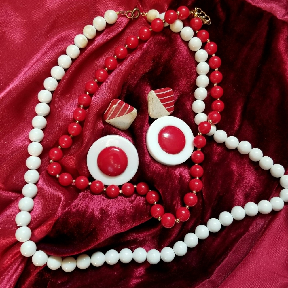 Jewelry lot vintage Red White Tan rescue box upcycle repurpose destash